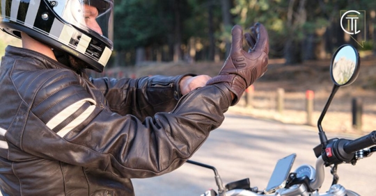 motorcyclist getting ready